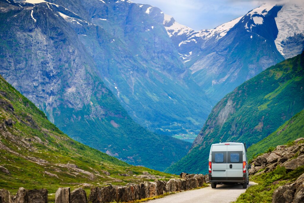voyage
partenariat
van aménagé
fourgon aménagé
camping-car
aventure
roadtrip